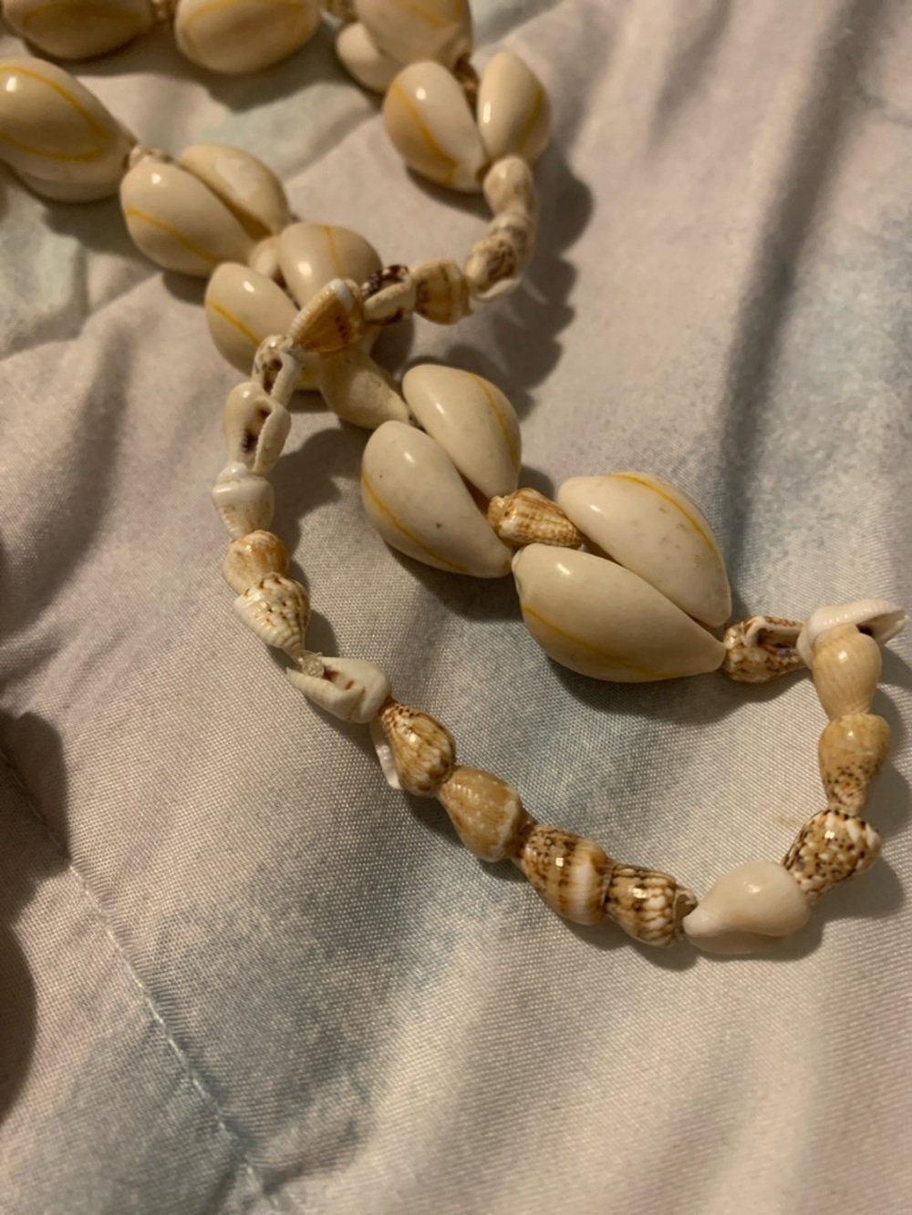 Shell Bead Necklace - Picture 4 of 7